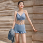Maillot de Bain 3PC Shorty à Volant avec Top en Maille