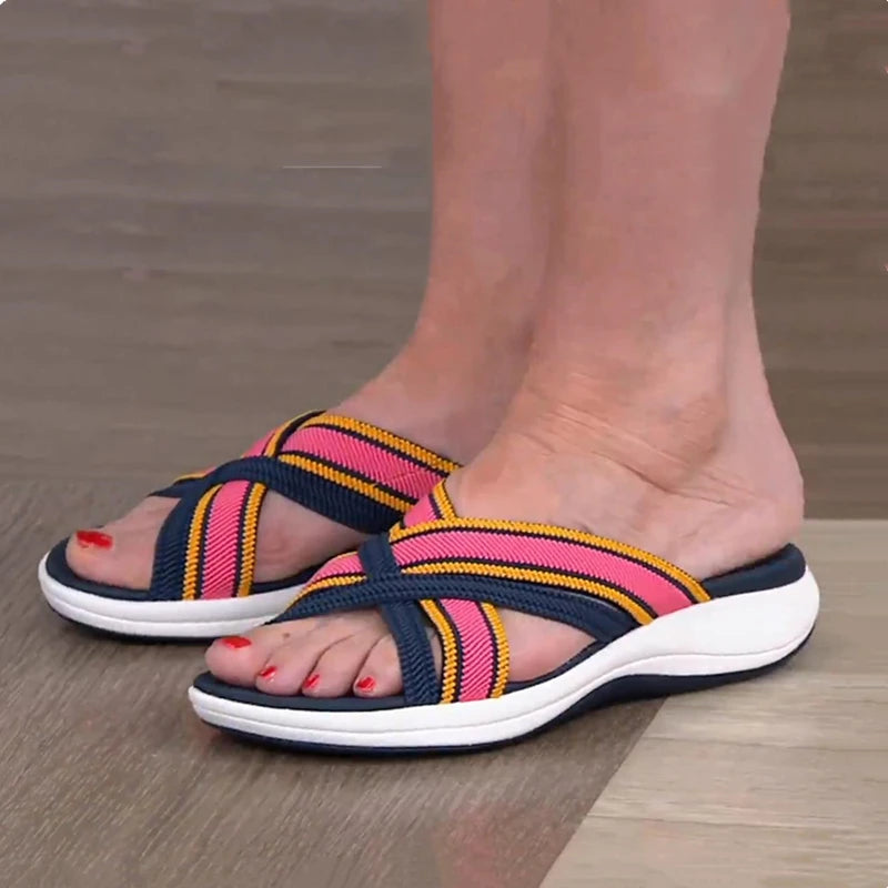 Sandales sportswear à lanière bicolore