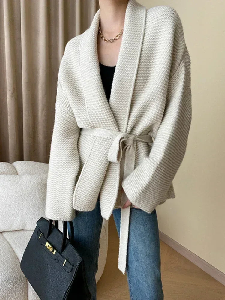 Cardigan en maille avec ceinture à nouer