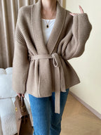 Cardigan en maille avec ceinture à nouer